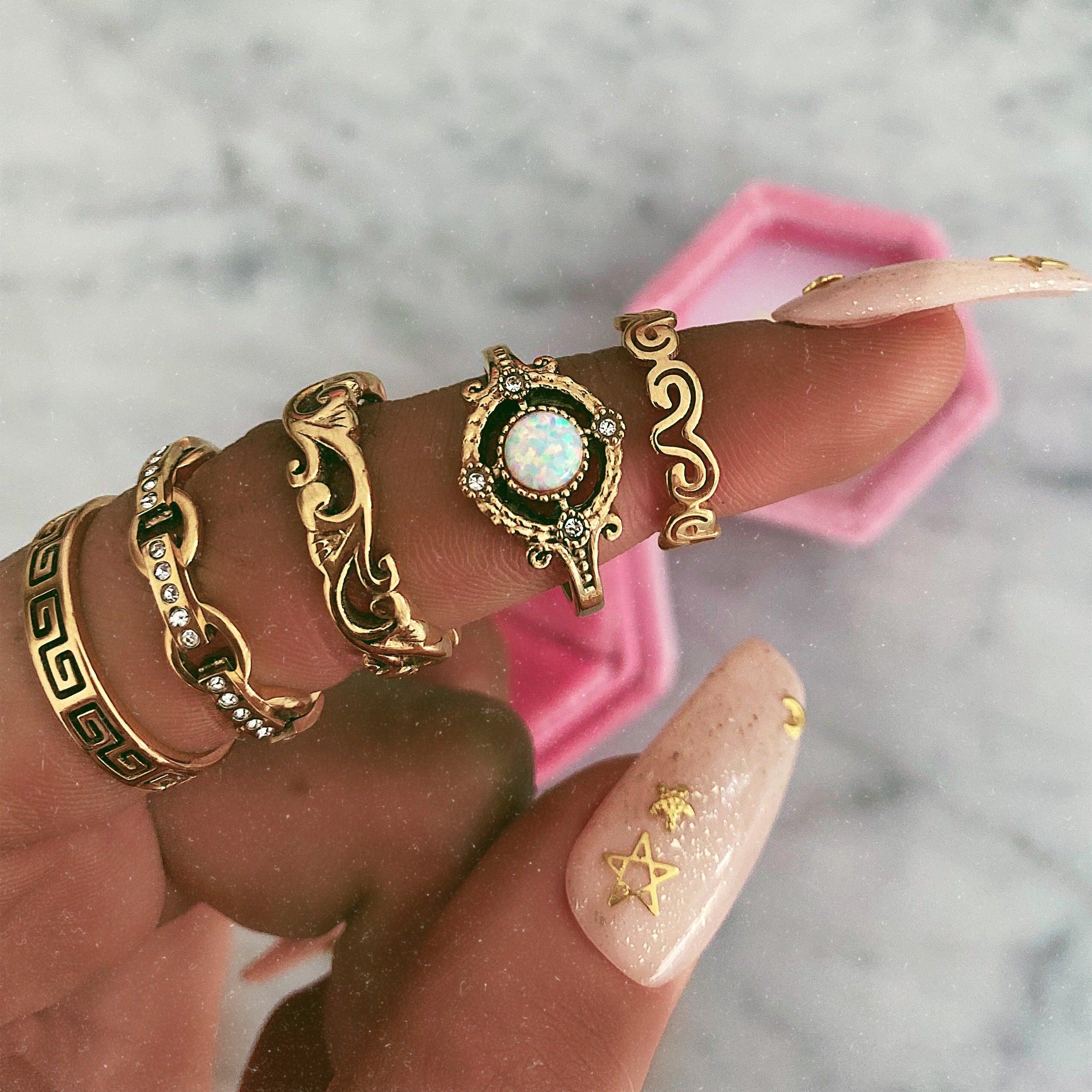 Allure Ring