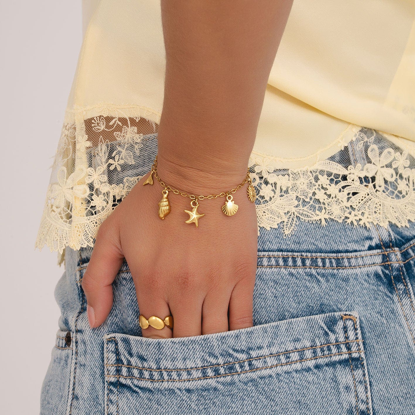 Nadia Ring
